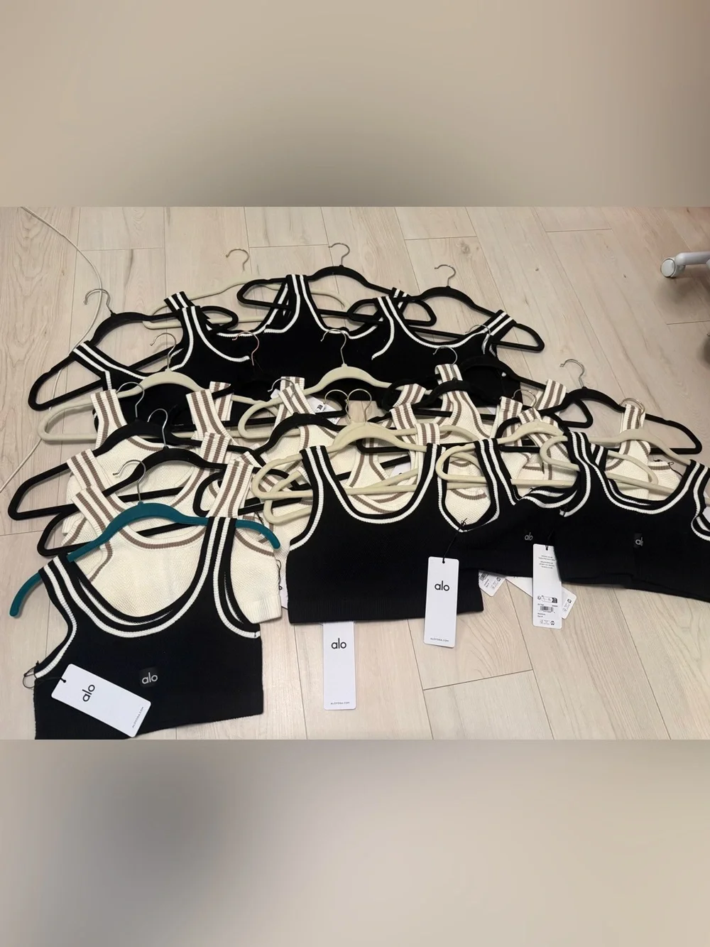 ALO Yoga Black & Cream Striped-Trim Sports Bralette reseller bundle!! Don’t wait